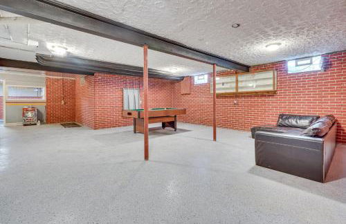 Elegant Pataskala Home with Hot Tub and Fire Pit! - Foto 28