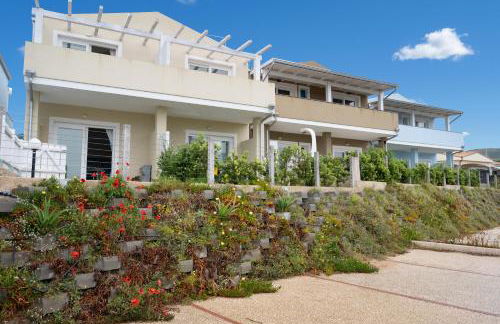 White, Villetta with pool - Foto 28