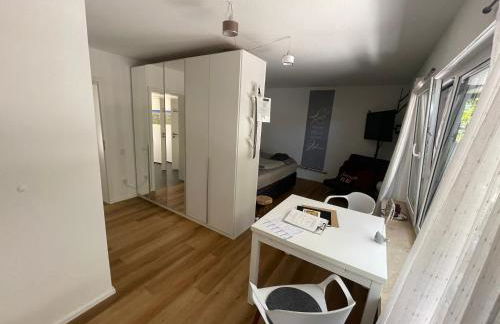 ROSMARIN - Kuschelige Fewo - Romantik & Entspannung im Whirlpool auf privater Terrasse, Ruhe & Hund willkommen - by FerienWohnenAmSee - - Foto 22