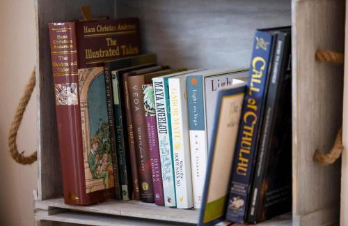 Cosy Lodge Getaway with Private Beach & Fireplace - Foto 38