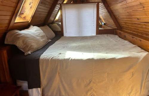 A-Frame Cabin #6 with Hot Tub on Patoka Lake in Southern Indiana - Foto 11