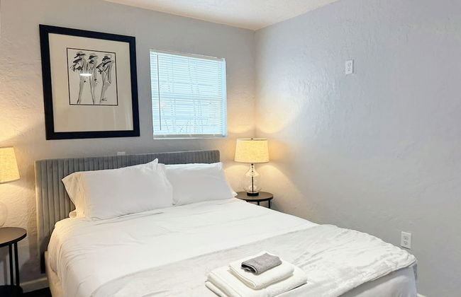 Clean Cozy 1-bedroom Near Plaza District 32C - Photo 18