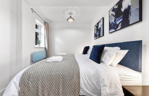 Ground Floor Flat I Sleeps 8 I With Parking - Photo 23