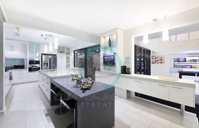 ZENLUX INFINITY - 4BR with Private Pool - Foto 12