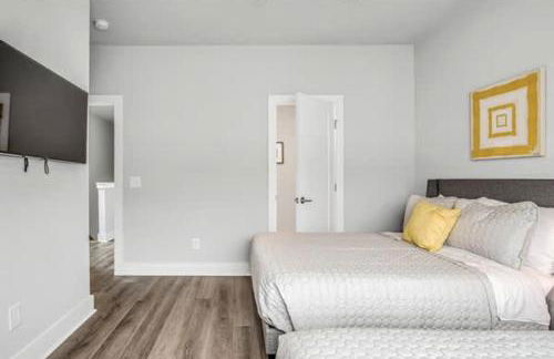 Nash Getaway - Private Rooftop Patio - Sleeps 12 - Foto 24