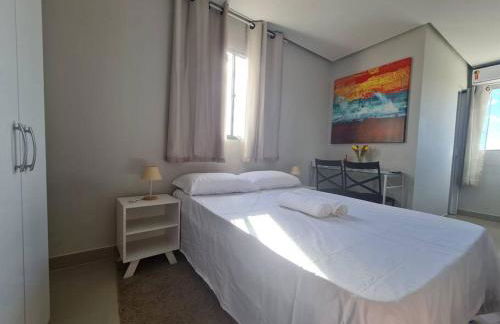 Kitnet 301 centro linda vista por sol com tv smart e ar - Foto 1