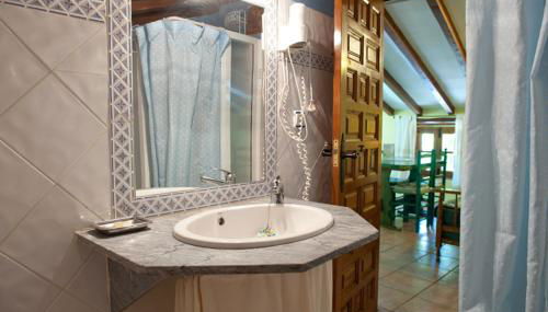 Comfortable Apartment in Robledillo de Gata with Balcony and View - Foto 4