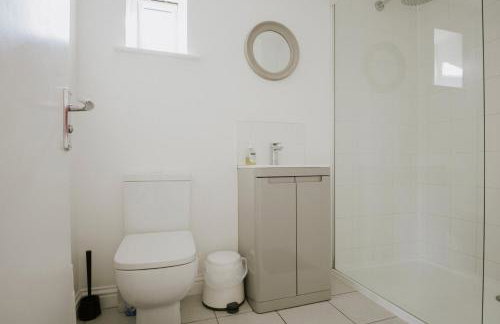 Coach House - Photo 20
