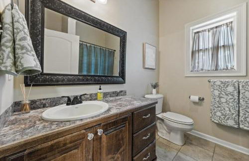 Gameday Getaway - Pool - King Bed - Sports Complex - Foto 25