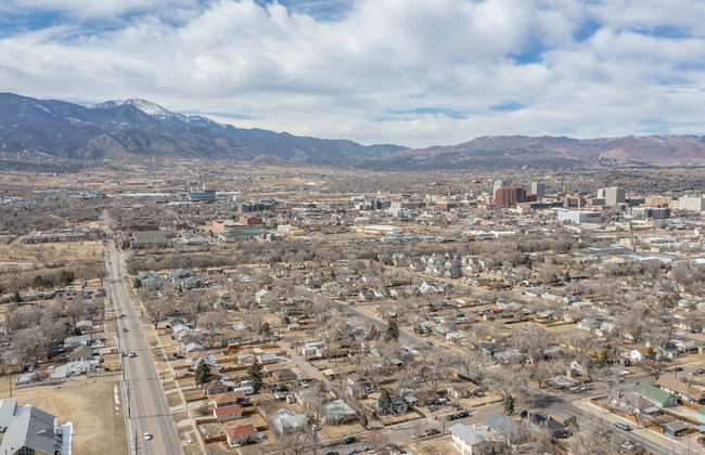 5BD Dog Friendly Family Getaway Near Downtown! - Photo 49