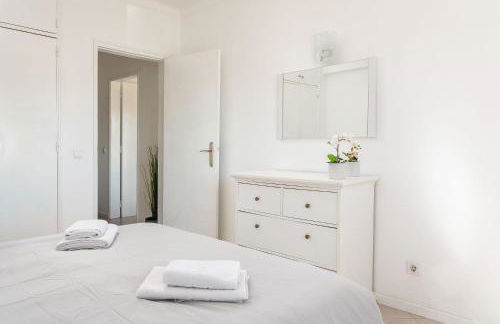 Host Wise - Lively Charming Apartment w Pool - Foto 13