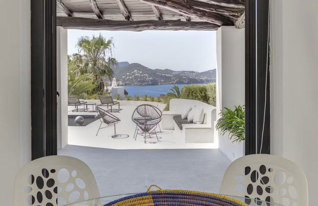 Ibizian Villa With Sea-views - Photo 15