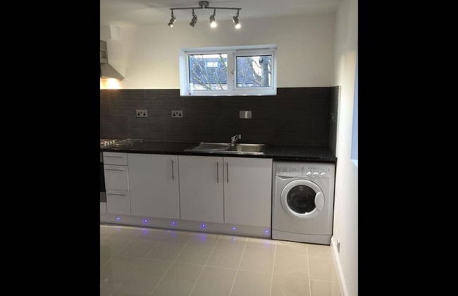 Small Modern Comfortable 2 Bedroom Apartment - Cmyr - Foto 40