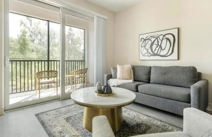 Landing Stylish 1BD Pool Clubhouse - Photo 3