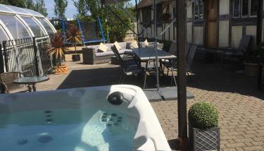 FLETCHERS HALL COVERED POOL Heated - Foto 3