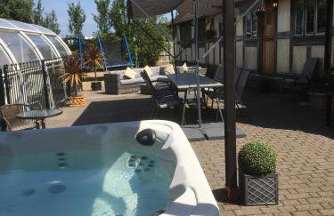 FLETCHERS HALL COVERED POOL Heated - Foto 3