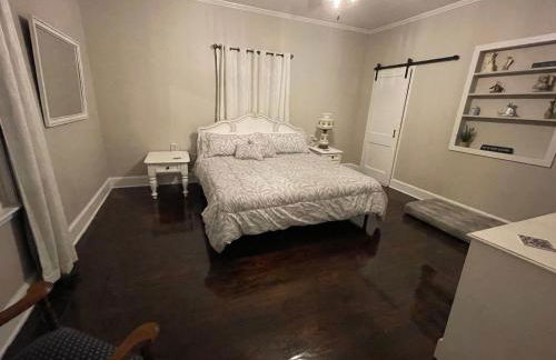 Clayton's 1910 Restored Mill House-near Burlington - Foto 13