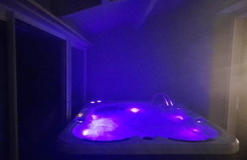 Tout proche d'Ax les Thermes détente et relaxation jusqu'à 8 pers dans la maison de Véronique avec piscine terrain de pétanque et jacuzzi - Foto 26