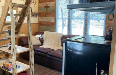 Rustic Texas Hill Country Vacation Rental with a Fire Pit - Photo 3
