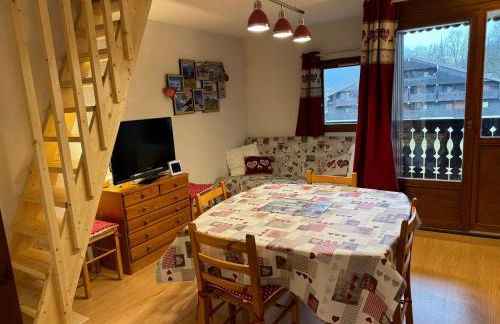 Appartement rénové avec balcon proche du centre - FR-1-692-13 - Photo 1