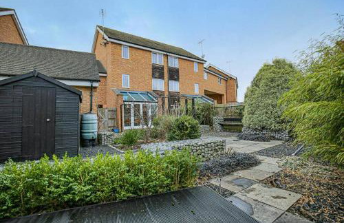 Luxury 5 Bedroom 3 Bathroom House - Smart TVs with Sky and Netflix, Super Fast WiFi, Free Parking by Yoko Property - Foto 44