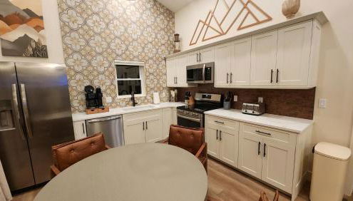 Valley View Resort Cabin 16, 1-Bed, Modern-Luxury with Hot Tub in Canaan Valley, WV - Foto 3