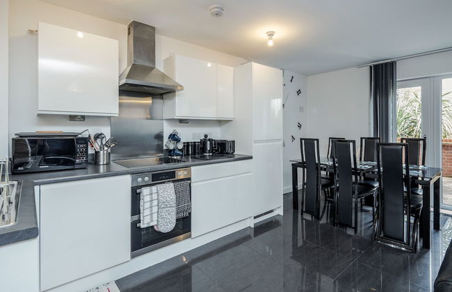 Beautiful 3-bed Apartment in Romford - Photo 13