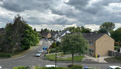 Ferienwohnung , ruhig gute Messe Anbindung,Parkplätze & Top- öffentliche Verkehrsmittel zur City und Messe - Foto 2