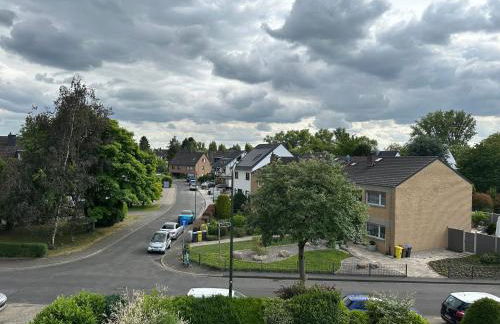 Ferienwohnung , ruhig gute Messe Anbindung,Parkplätze & Top- öffentliche Verkehrsmittel zur City und Messe - Foto 2
