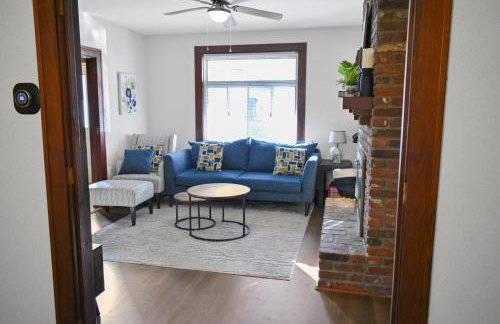 Family & Pet-Friendly Home with Fenced Yard & Office - Foto 2