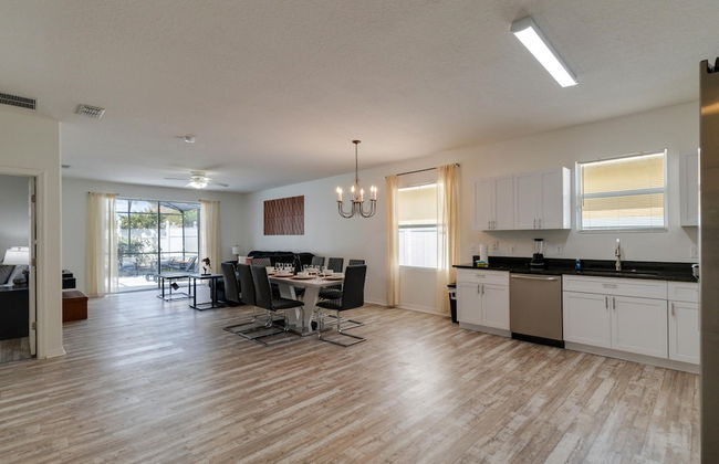 5/3 Pool Home Located in Sunset Ridge Community! - Foto 4