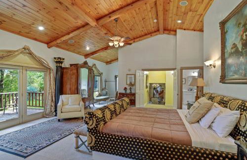 Spacious Villa Rental with a Pool for a Large Group near Catskill Mountains, New York - Photo 47
