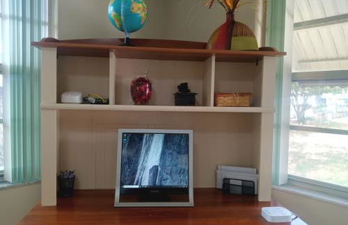 Comfortable Stay- Fully Stocked Home & Coffee Bar- All Essentials Provided - Photo 30