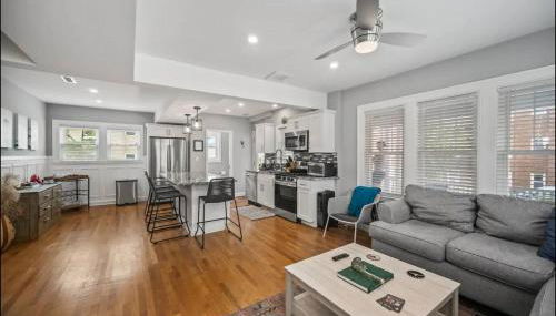 3BR/2.5 BA Townhouse |Downtown Salem w/Parking - Foto 3