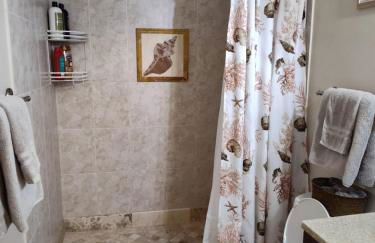 Comfortable Stay- Fully Stocked Home & Coffee Bar- All Essentials Provided - Photo 45