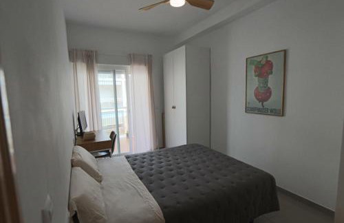 Castell Beach - Sea front - parking - swimming pool - Foto 9