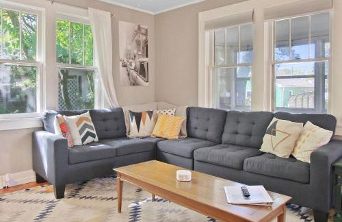 Bohemian Bungalow Pac-Man, walk downtown, pet friendly - Foto 25