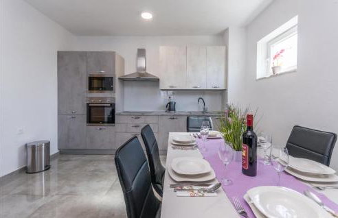Awesome Apartment In Gornje Rastane - Foto 27