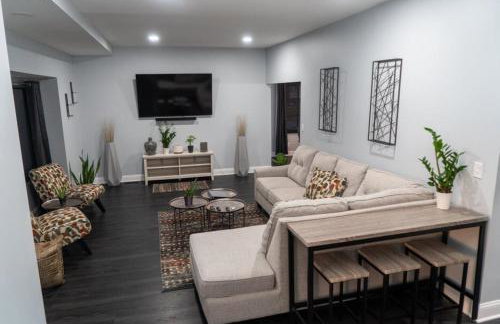 Modern 3BDRM, Renovated, Spacious & Central - Foto 1