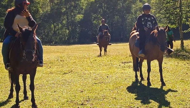 Balade à cheval dans la région de la rivière Liucura
