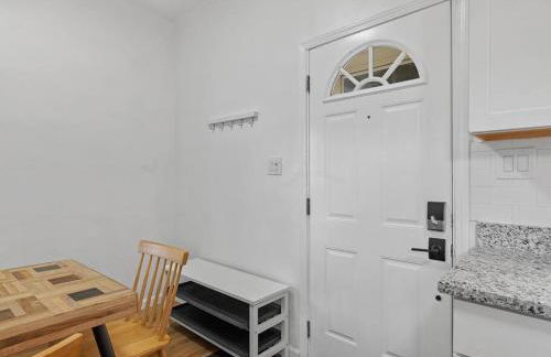Bloomfield, Shadyside !2 Modern and Spacious Two Bedroom Apt with Free Parking - Foto 18