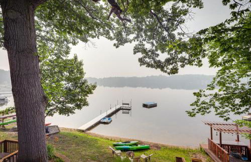 Lakefront Sister Lakes Vacation Rental with Dock! - Foto 29