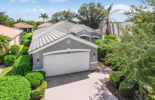 Relax, Play & Unwind in Paradise! Poolside Fun & Resort Vibes - Villa Sail Away - Foto 42