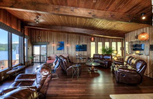 Breathtaking Beach House with Fireplace and Gorgeous Sights in Otis, Oregon - Foto 46