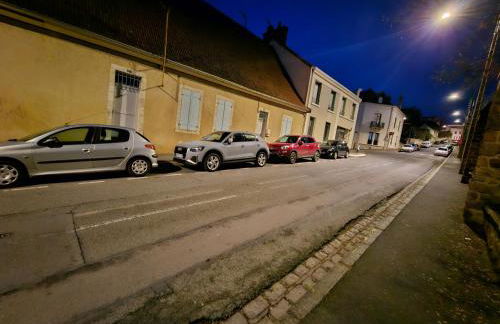 T3 entier confortable Centre historique de Montluçon Gare à 10 min à pied 6 personnes - Foto 17