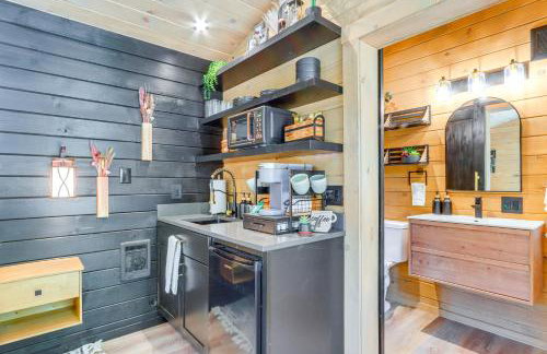 8 Mi to Farragut State Park Wooded Cabin Escape! - Photo 8