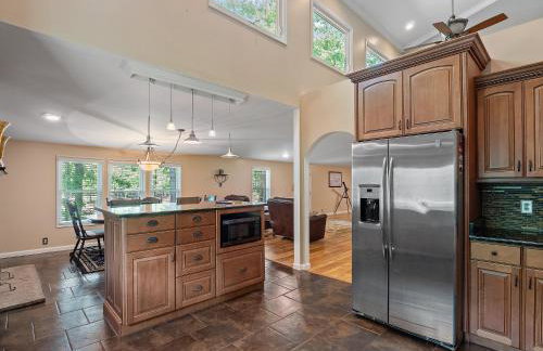 Rocking W - Screened In Porch And Lakeside Fire Pit! - Foto 18