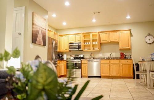Cozy 3BR 2BA Retreat, Fast Wi-Fi, Free Parking -A- - Foto 20