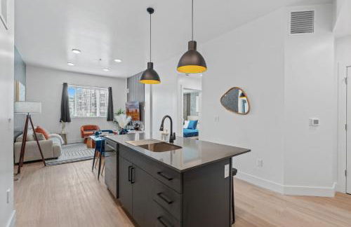 2BR and 2BA Near Events, Dining, and TRAX - Foto 16