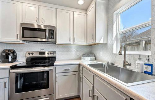 House of Charm! Bike Trails & New Walmart HQ - Foto 3